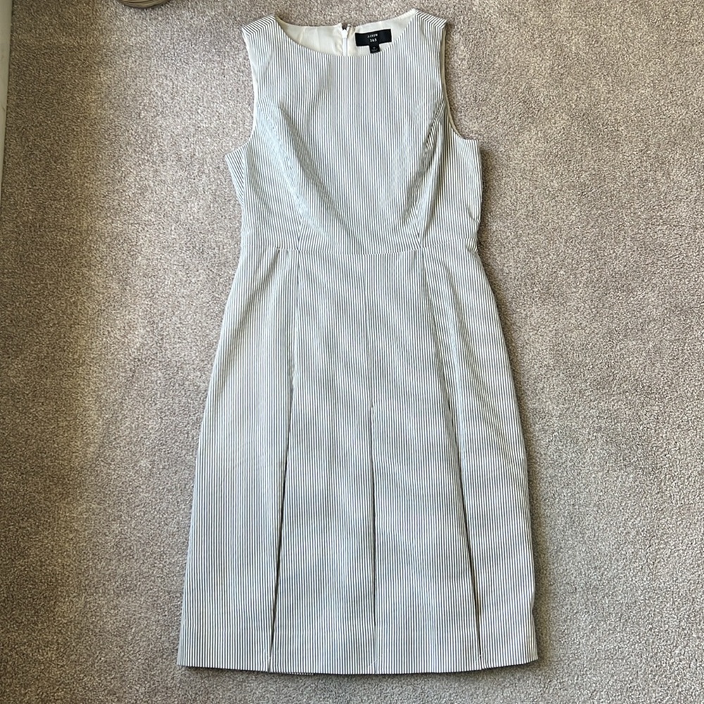 J.CREW Size 6 Fit and Flare Pleated Skirt Dress. Blue and white Stripe NWT